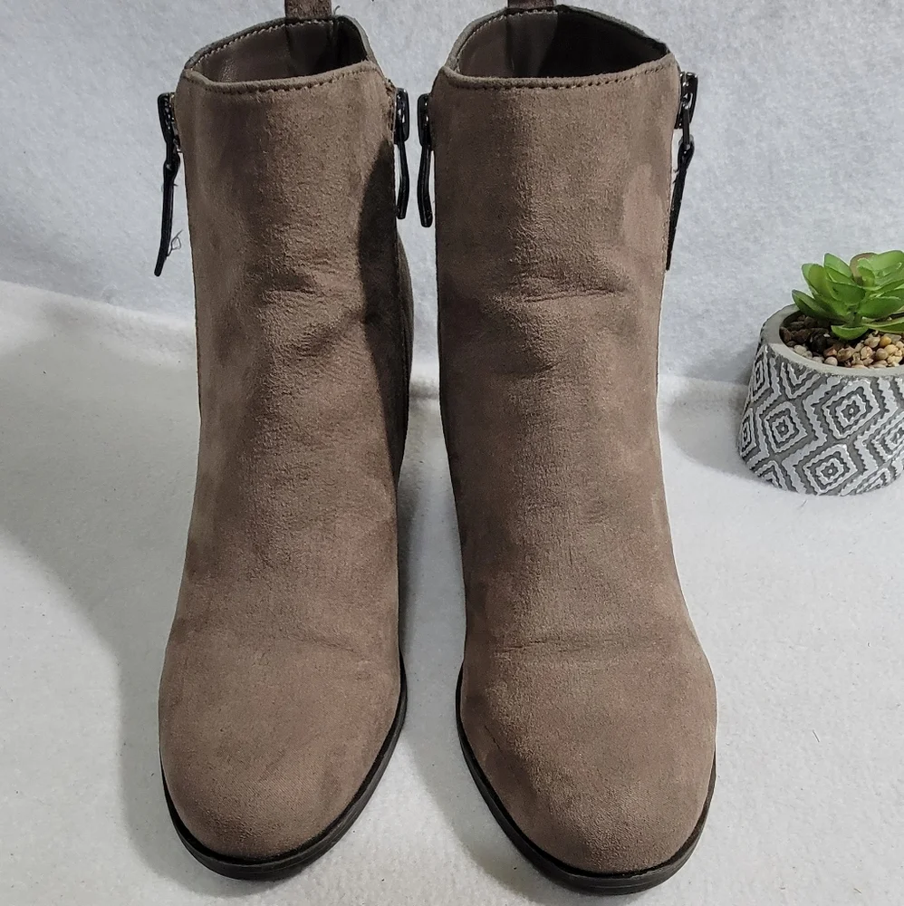 Liz Claiborne Refined Comfort Leather Double Zip Round Toe Ankle Booties Size 10 - Picture 6 of 13
